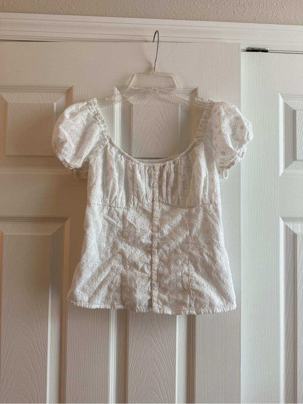 Hollister White Eyelet Puff-Sleeve Square-Neck Top